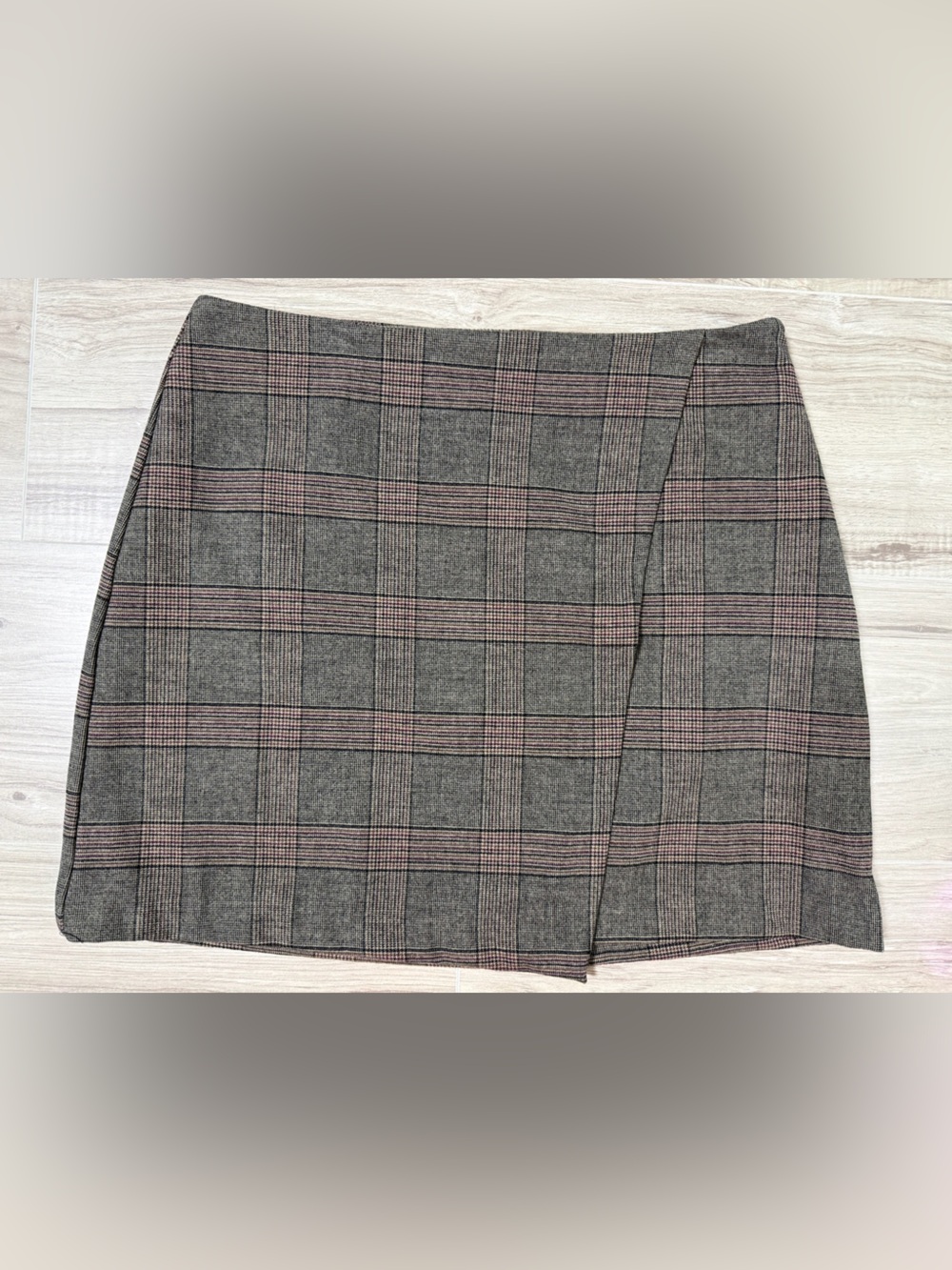 NWOT Old Navy Gray Plaid Mini Skirt with Pink Accents